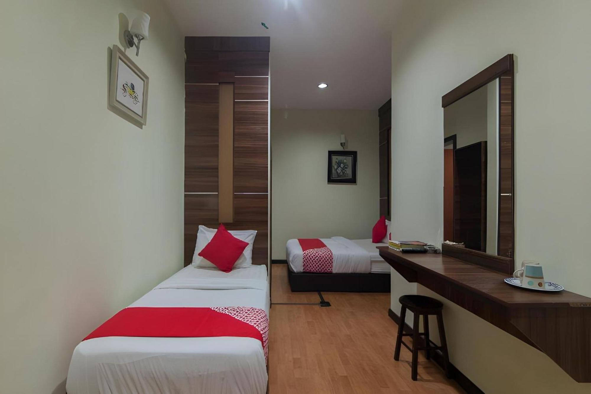 Capital O 812 Hotel Smc Seksyen 13 Shah Alam Dış mekan fotoğraf