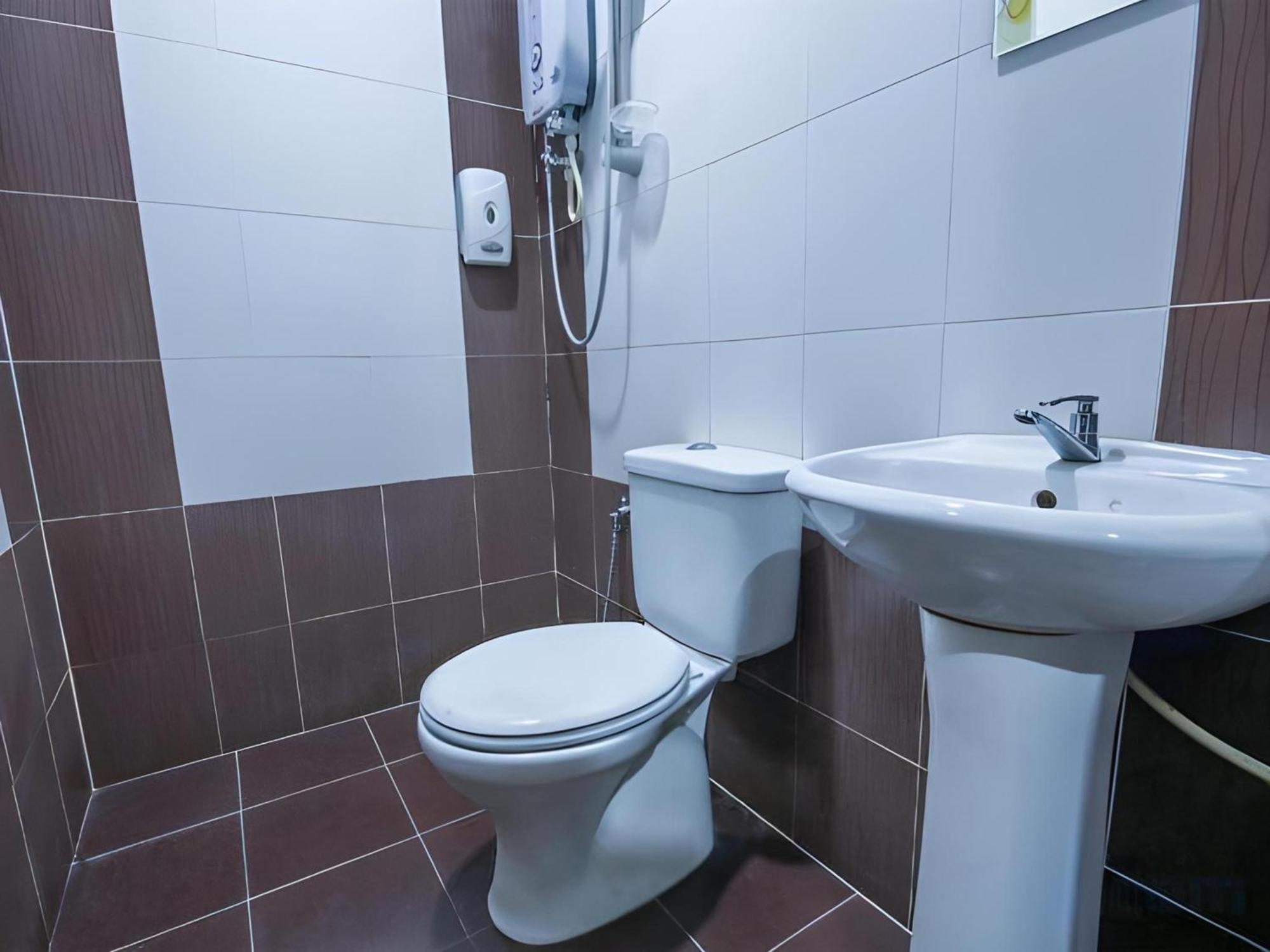 Capital O 812 Hotel Smc Seksyen 13 Shah Alam Dış mekan fotoğraf